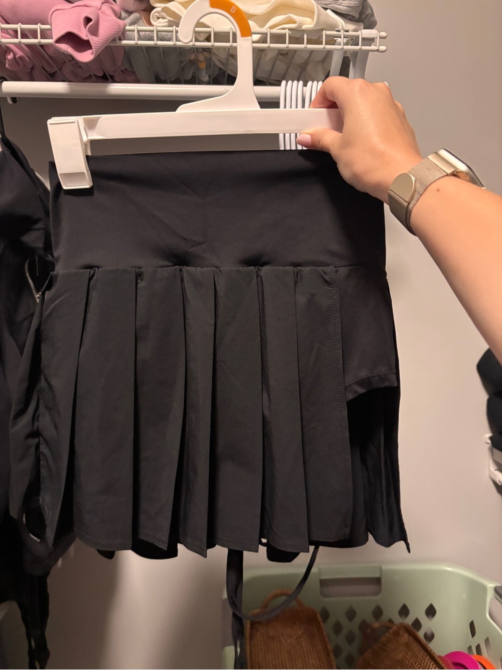 HALARA Black Pleated Mini Skirt